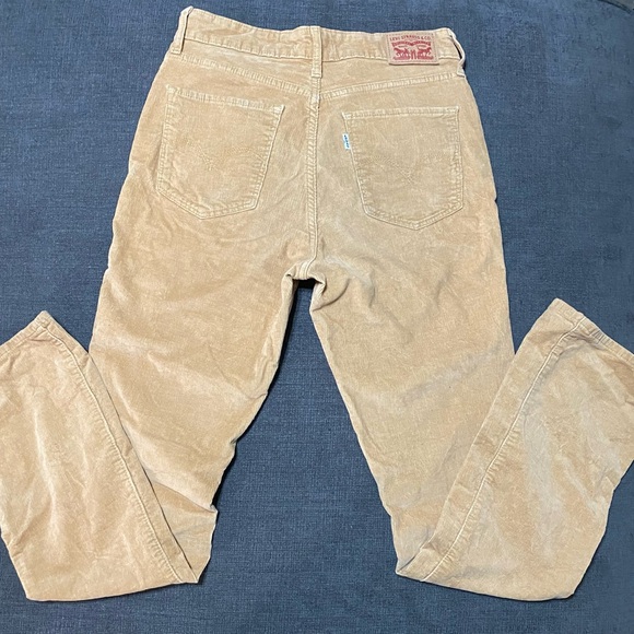 White tag Levi’s 725 boot cut 27x32 Tan Corduroy Pants - Picture 8 of 11